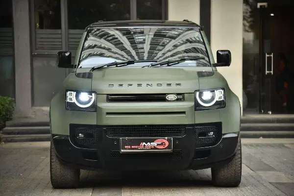 Land Rover Defender SE